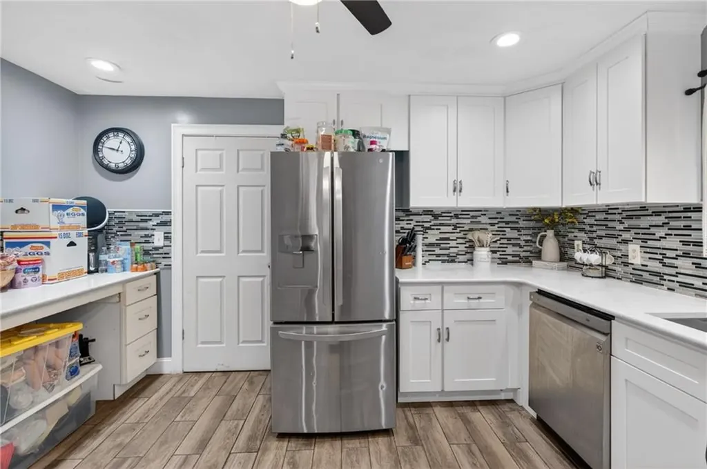 368 Hawkins Street Providence RI 02904