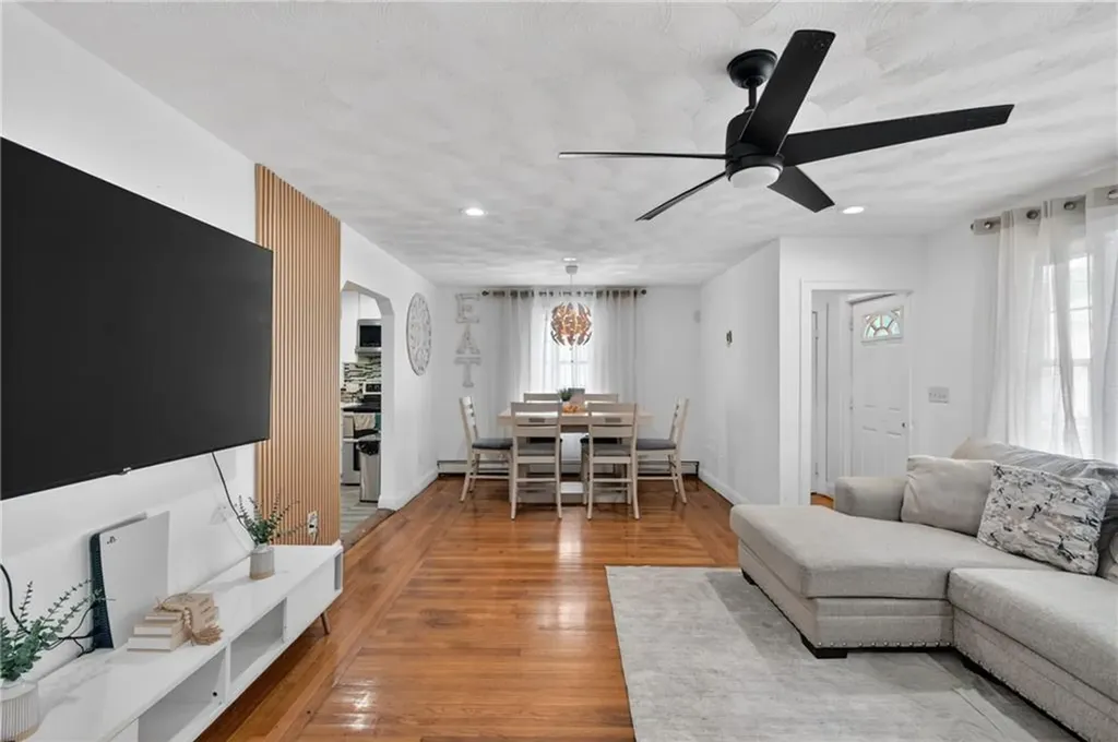 368 Hawkins Street Providence RI 02904