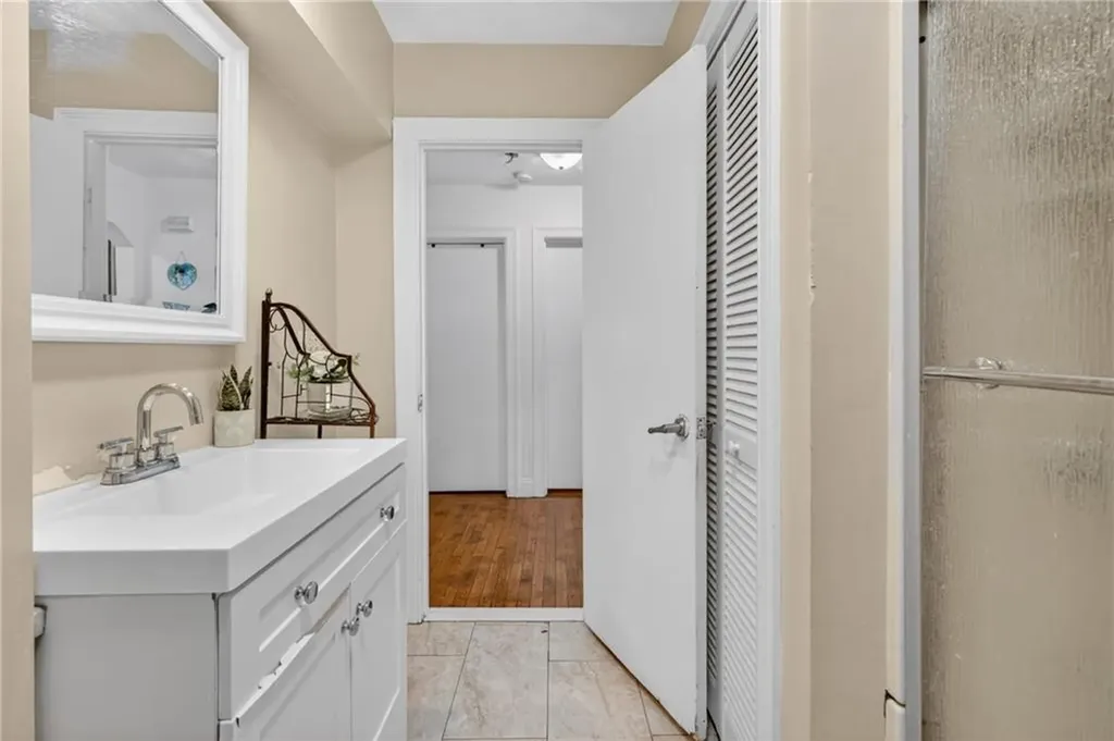 368 Hawkins Street Providence RI 02904