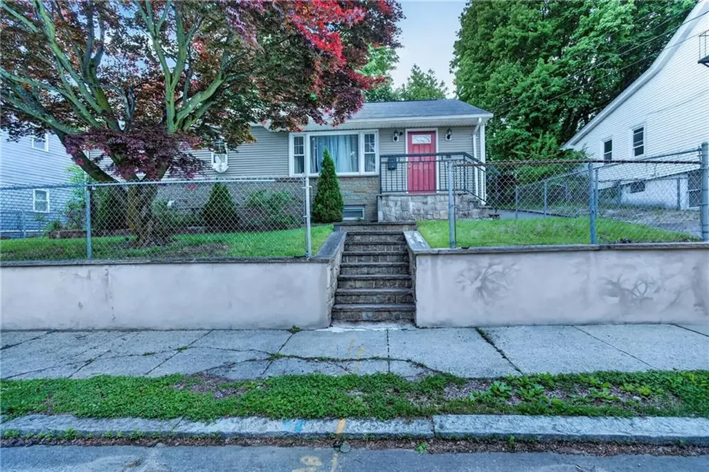 368 Hawkins Street Providence RI 02904