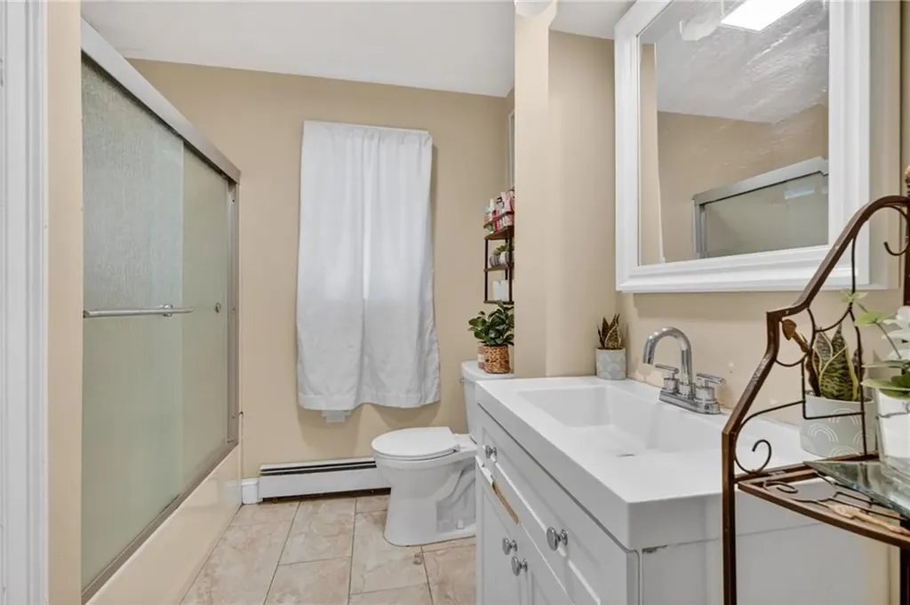 368 Hawkins Street Providence RI 02904