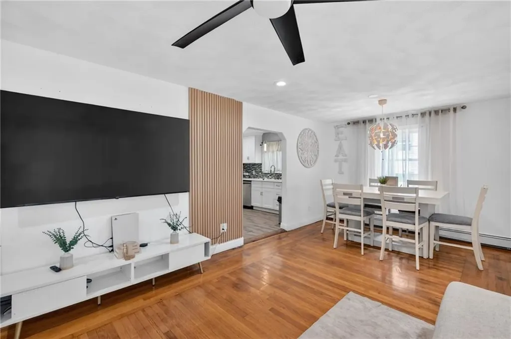 368 Hawkins Street Providence RI 02904