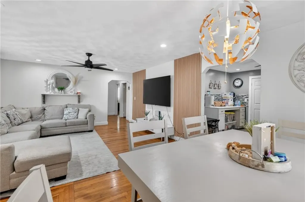 368 Hawkins Street Providence RI 02904