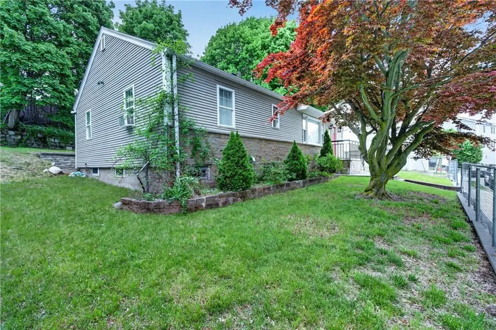368 Hawkins Street Providence RI 02904