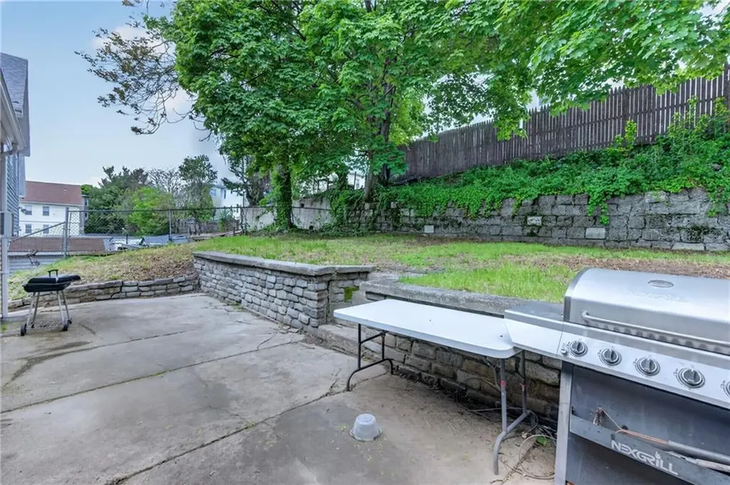 368 Hawkins Street Providence RI 02904