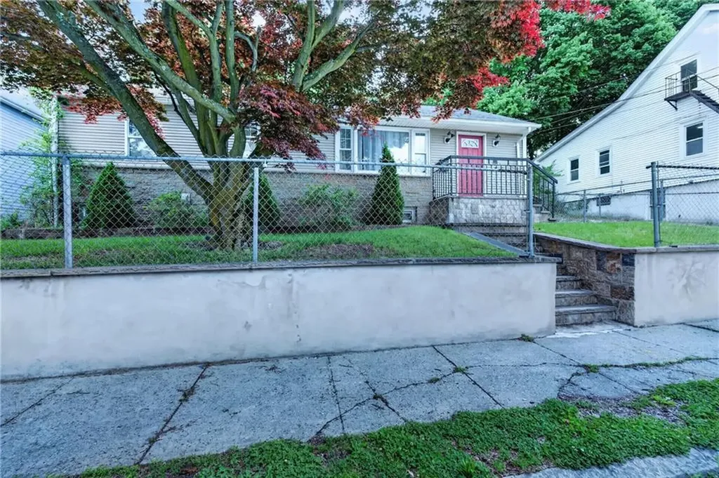 368 Hawkins Street Providence RI 02904