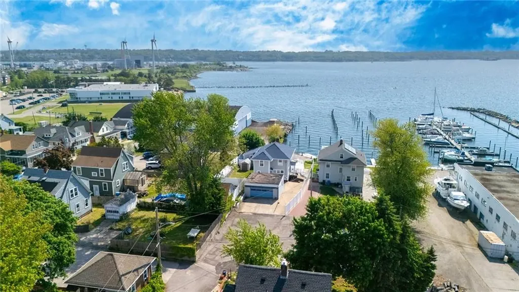 8 Rushton Drive Cranston RI 02905