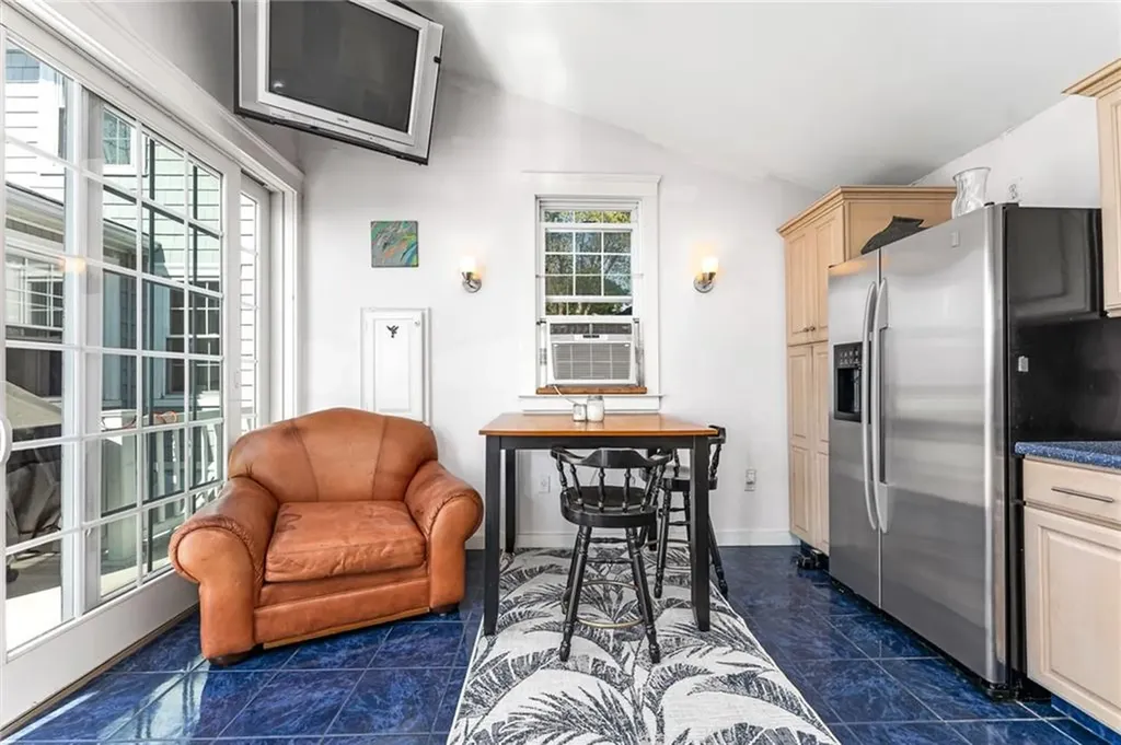 8 Rushton Drive Cranston RI 02905