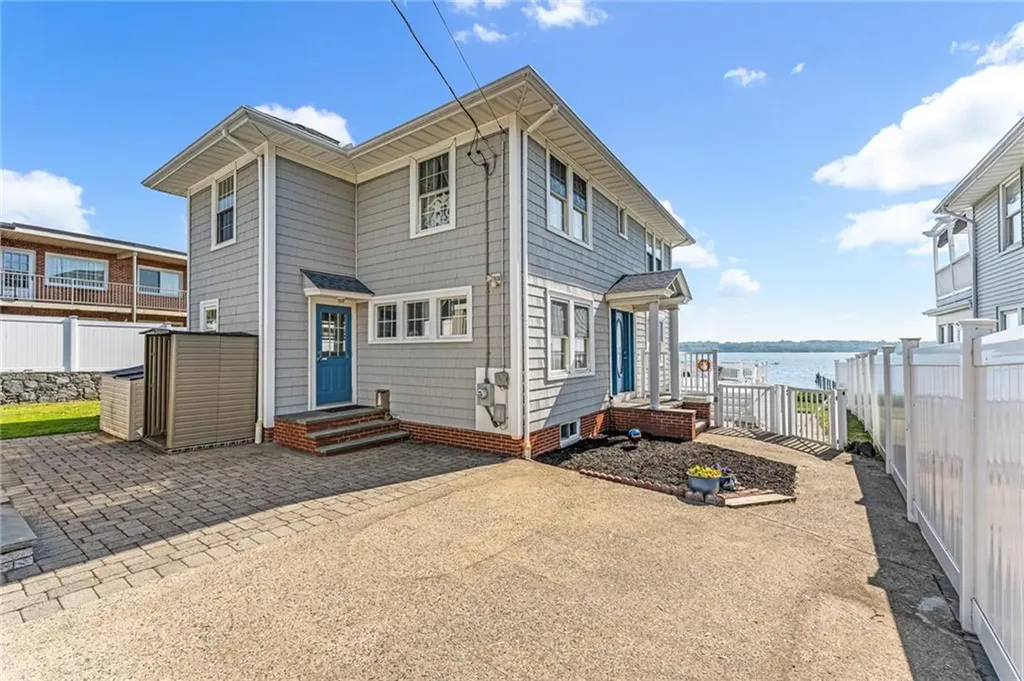 8 Rushton Drive Cranston RI 02905