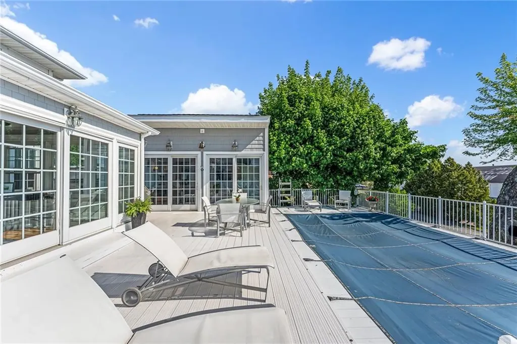 8 Rushton Drive Cranston RI 02905