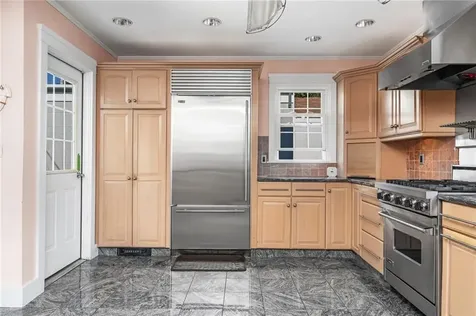 8 Rushton Drive Cranston RI 02905