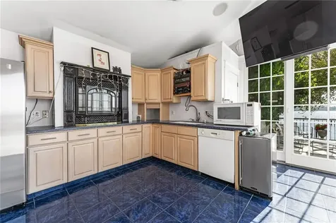 8 Rushton Drive Cranston RI 02905