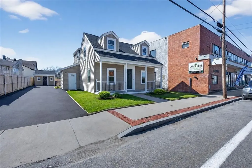 1002 Charles Street North Providence RI 02904