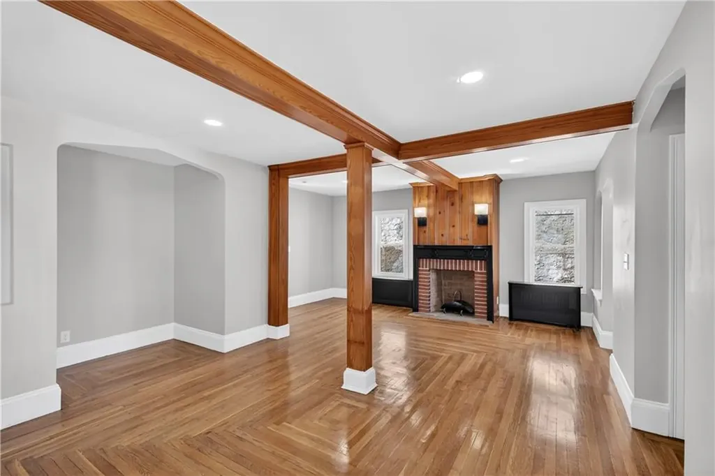 1002 Charles Street North Providence RI 02904