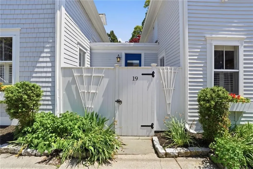 19 19.5 Third Street Newport RI 02840