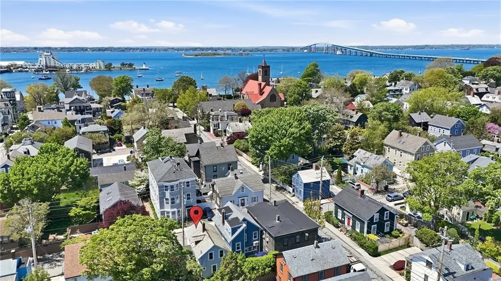 19 19.5 Third Street Newport RI 02840