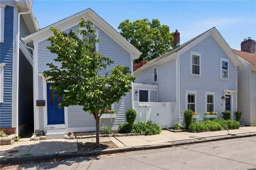 19 19.5 Third Street Newport RI 02840