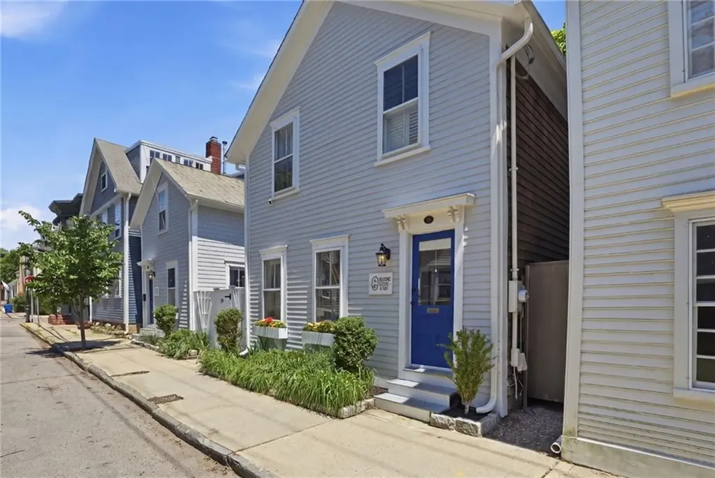 19 19.5 Third Street Newport RI 02840