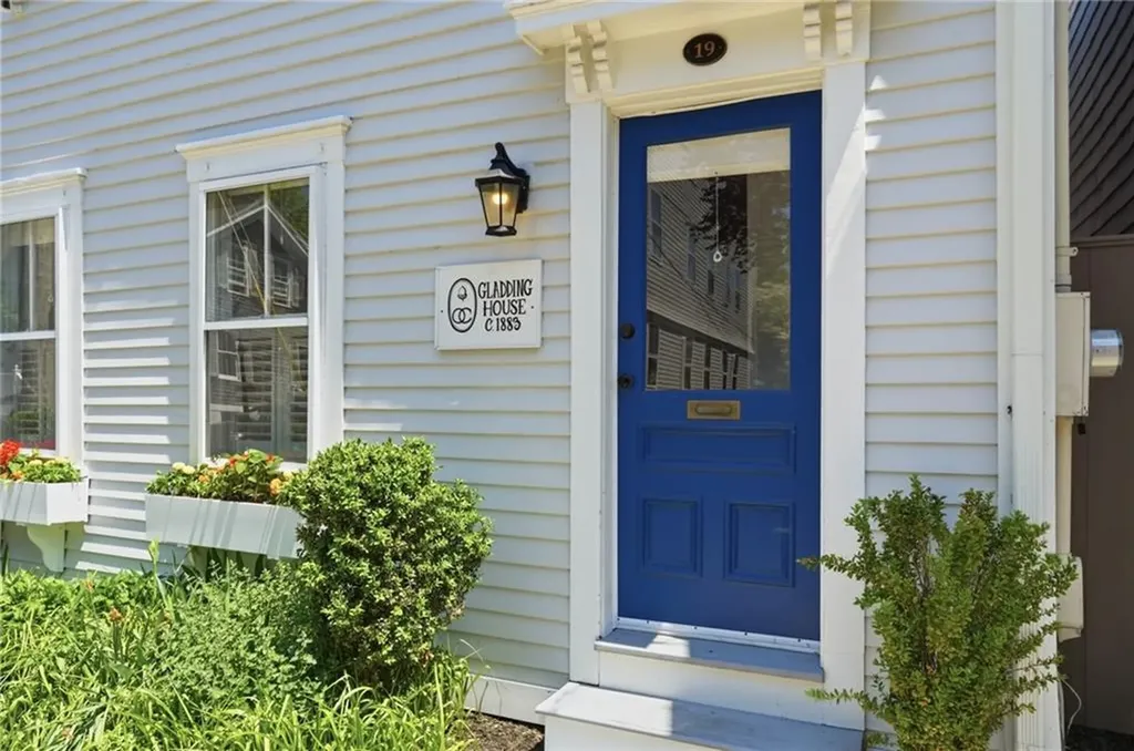 19 19.5 Third Street Newport RI 02840
