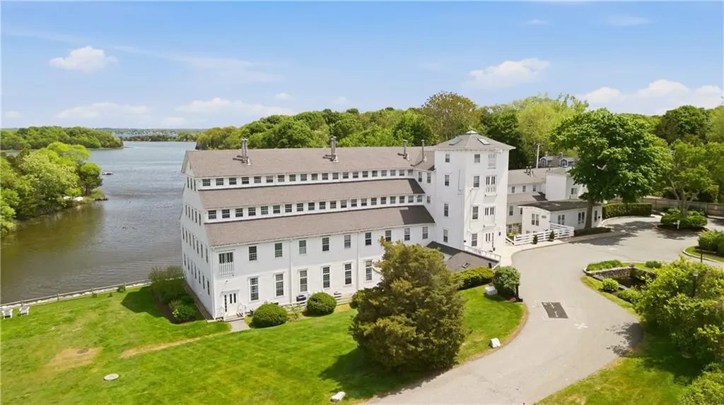 40 Web Avenue North Kingstown RI 02852
