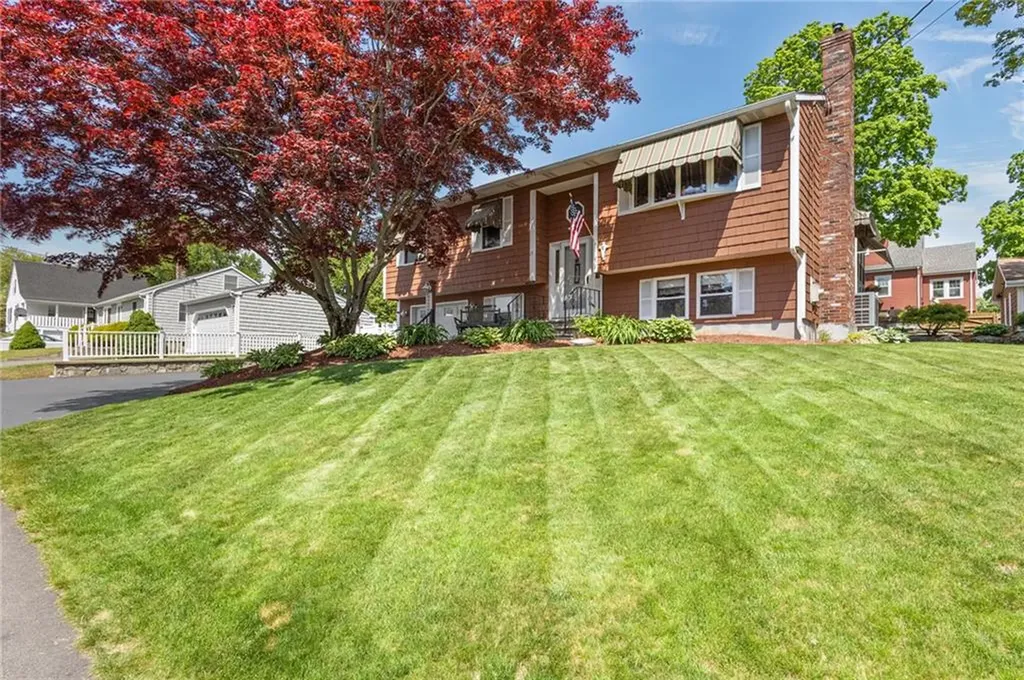 11 Bourassa Avenue Woonsocket RI 02895