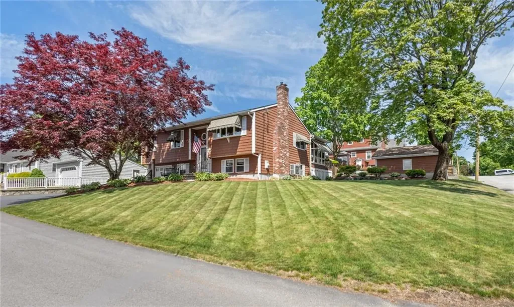 11 Bourassa Avenue Woonsocket RI 02895