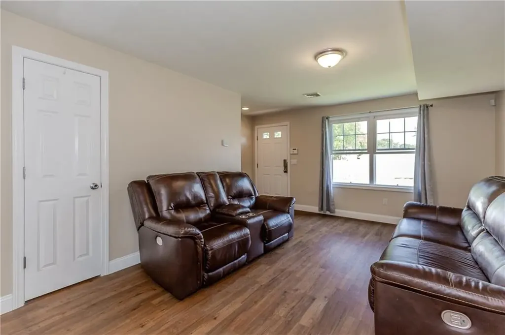 18 Willis Street Cranston RI 02910