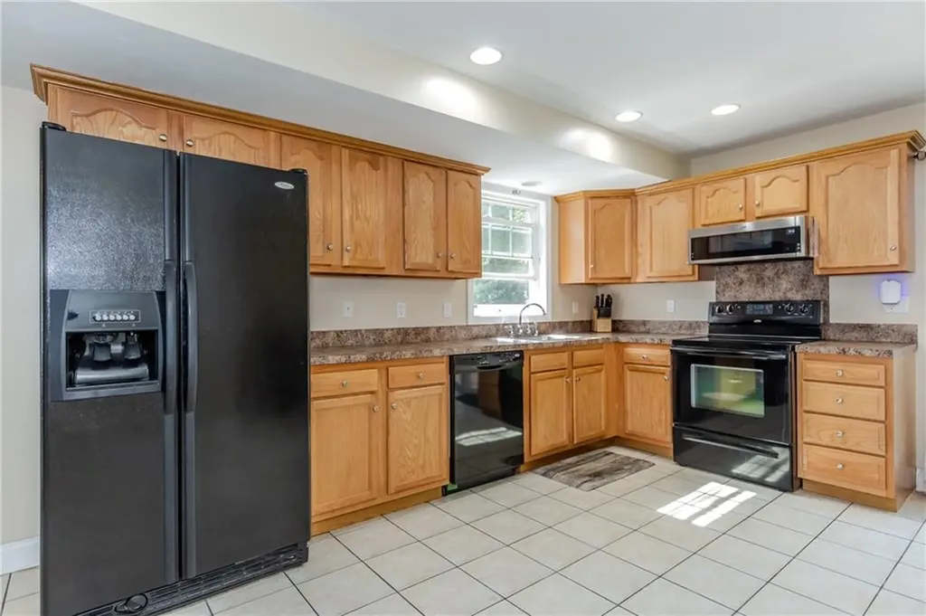 18 Willis Street Cranston RI 02910
