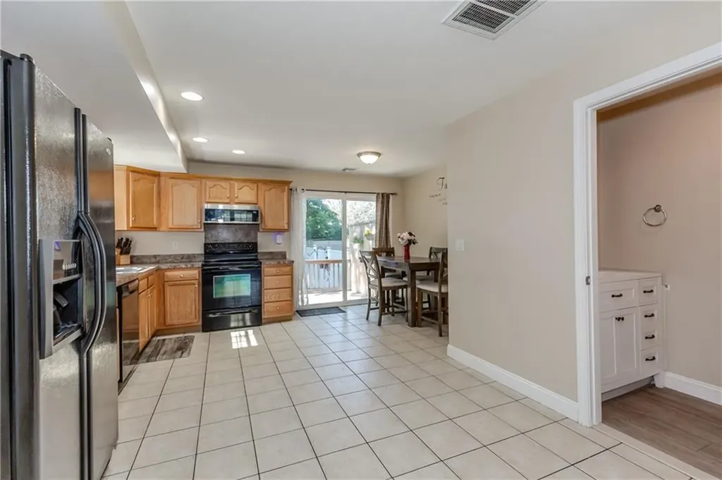 18 Willis Street Cranston RI 02910