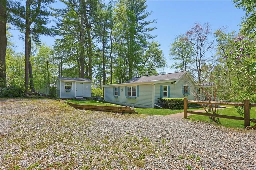 12 Lesieur Lane Burrillville RI 02859
