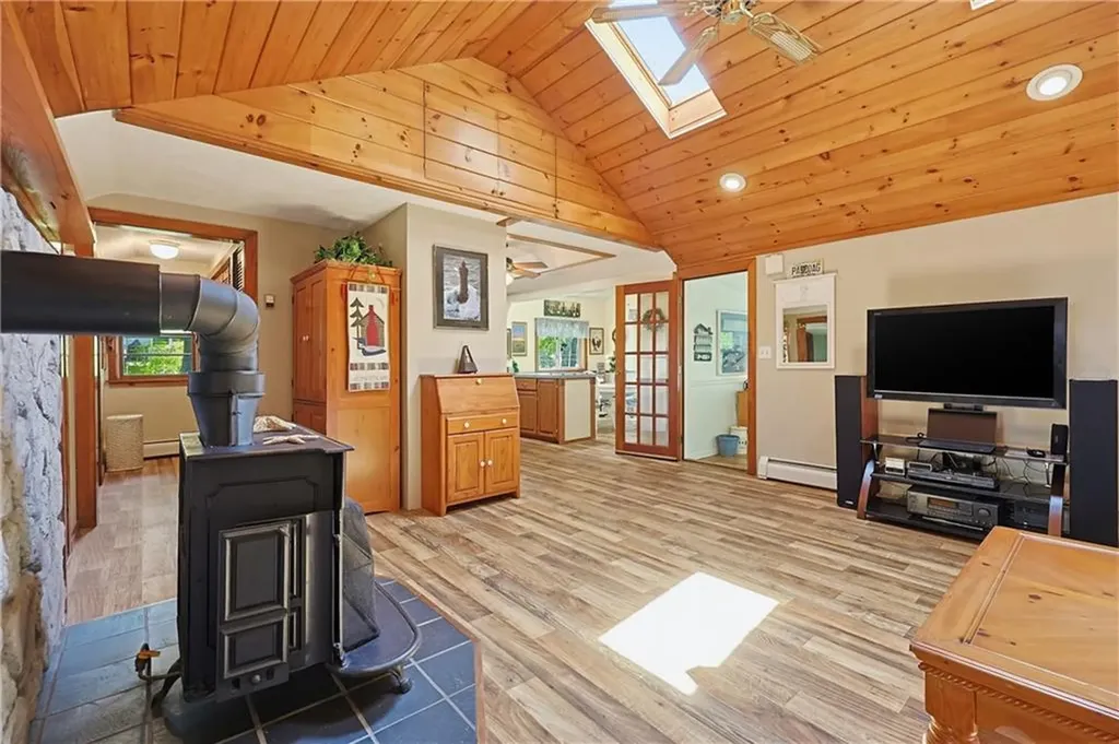 12 Lesieur Lane Burrillville RI 02859