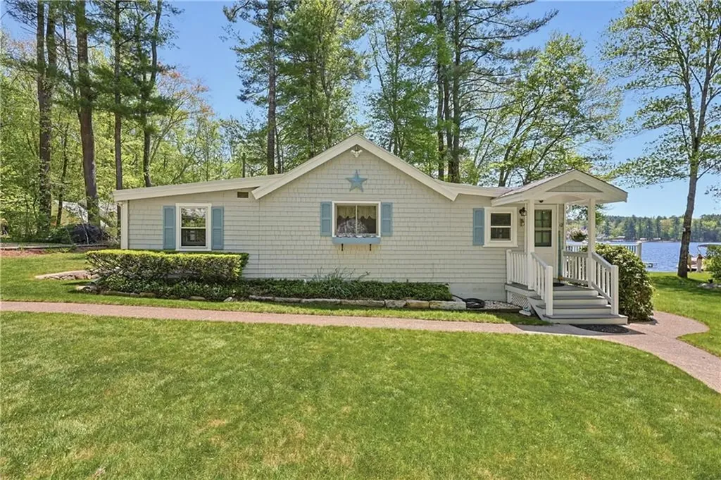 12 Lesieur Lane Burrillville RI 02859