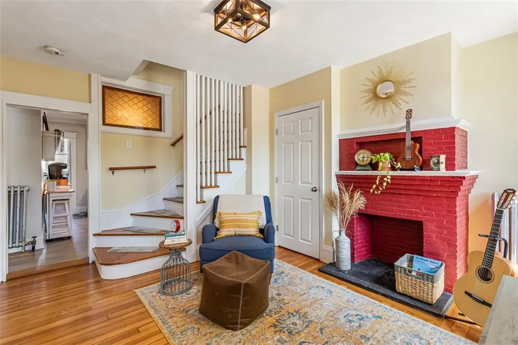 53 Edgewood Avenue Cranston RI 02905