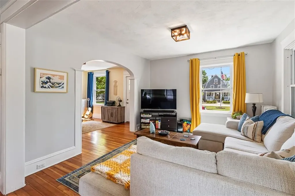 53 Edgewood Avenue Cranston RI 02905