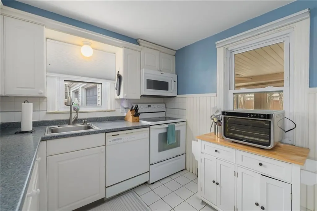 11 Doane Street Cranston RI 02910