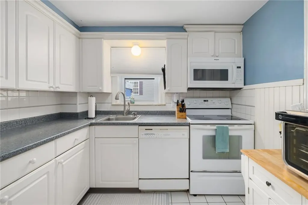 11 Doane Street Cranston RI 02910