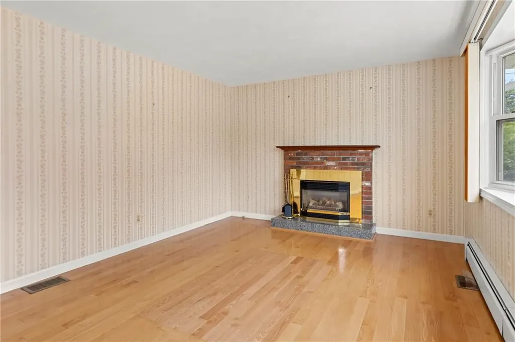 7 Esther Street Cranston RI 02920