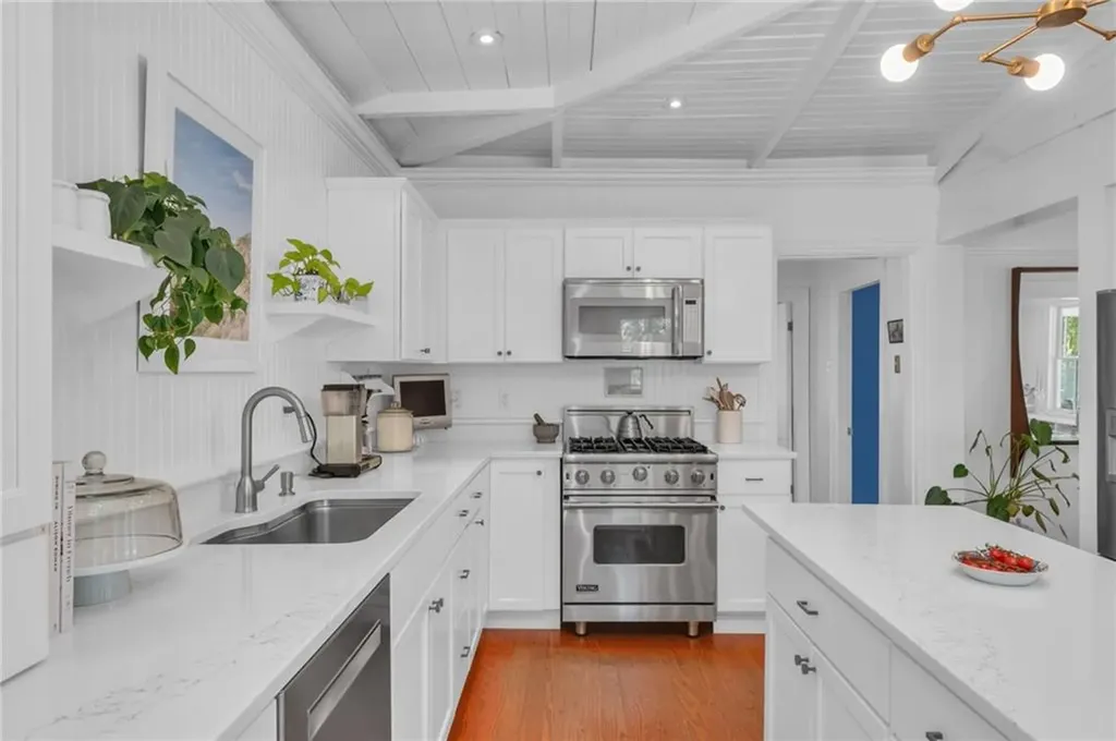 21 2nd Street Barrington RI 02806