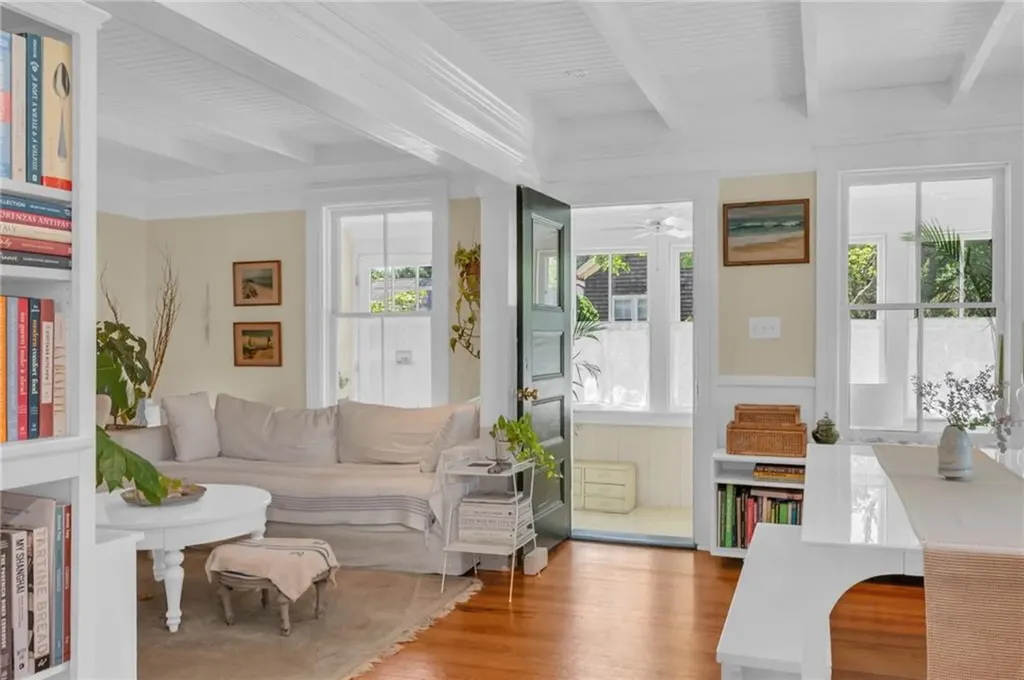 21 2nd Street Barrington RI 02806