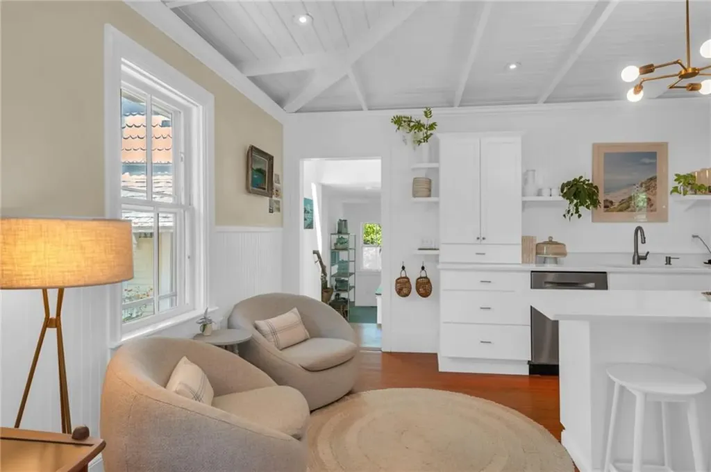 21 2nd Street Barrington RI 02806