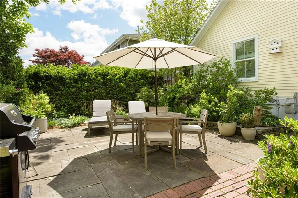 21 2nd Street Barrington RI 02806