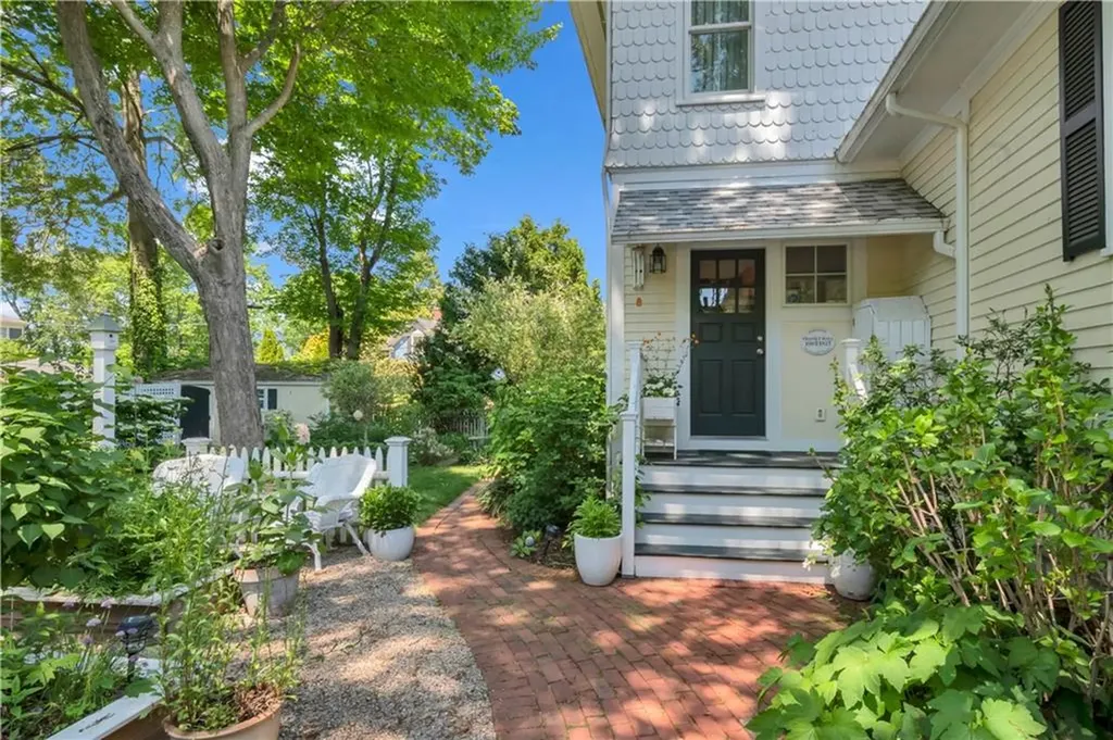21 2nd Street Barrington RI 02806