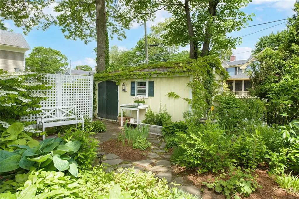 21 2nd Street Barrington RI 02806