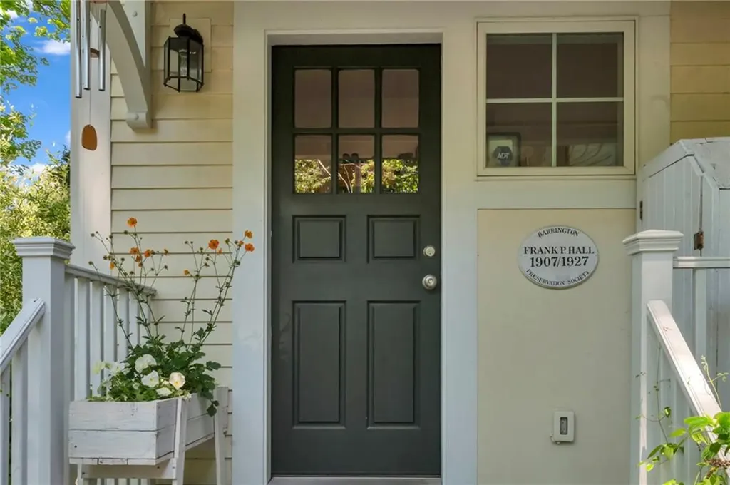 21 2nd Street Barrington RI 02806