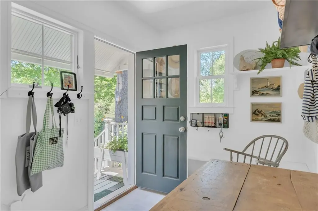 21 2nd Street Barrington RI 02806