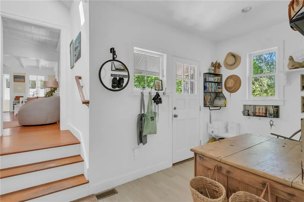 21 2nd Street Barrington RI 02806