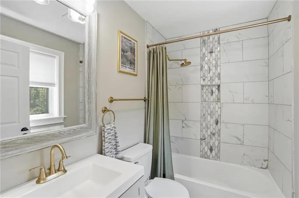 6 Sterling Avenue Warwick RI 02889