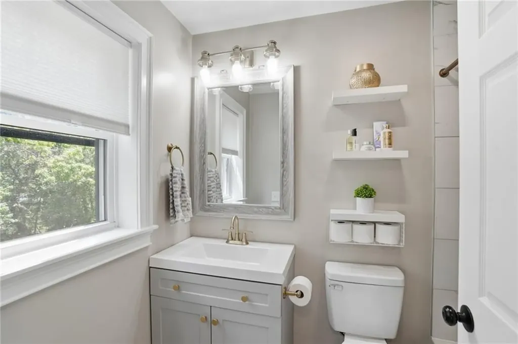 6 Sterling Avenue Warwick RI 02889