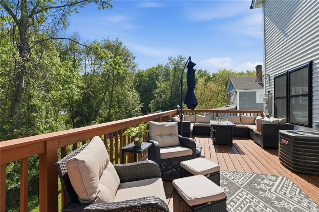 6 Sterling Avenue Warwick RI 02889