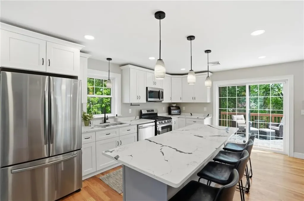 6 Sterling Avenue Warwick RI 02889